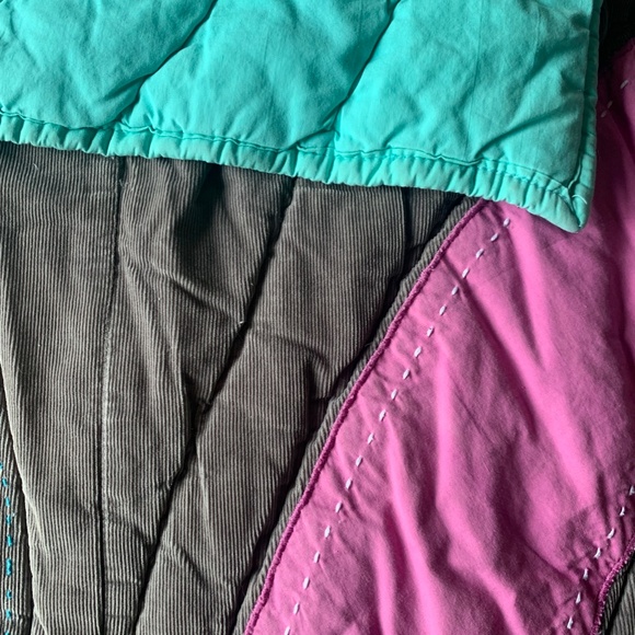 Pottery Barn Teen Quilt and shams - Picture 4 of 6